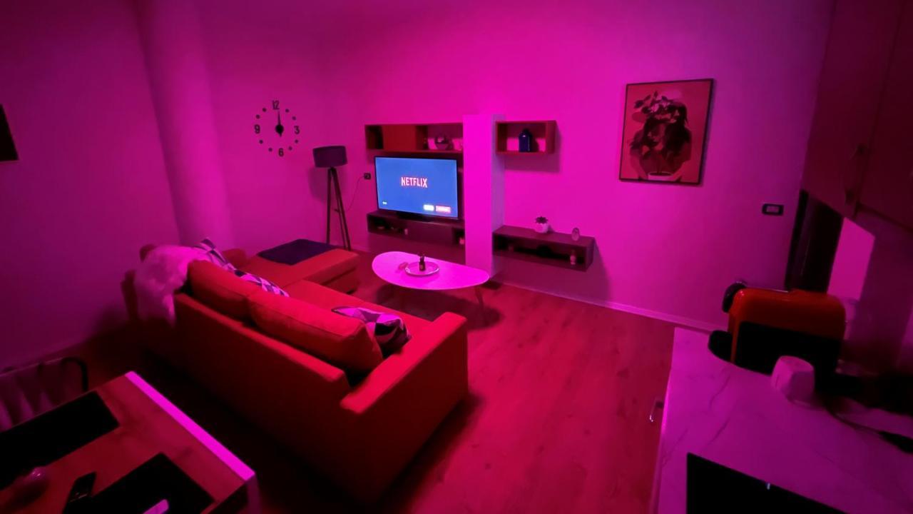 Colorful Comfy Condo Central Tirana Esterno foto