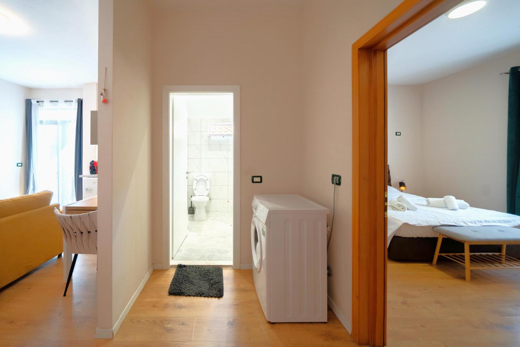 Colorful Comfy Condo Central Tirana Esterno foto
