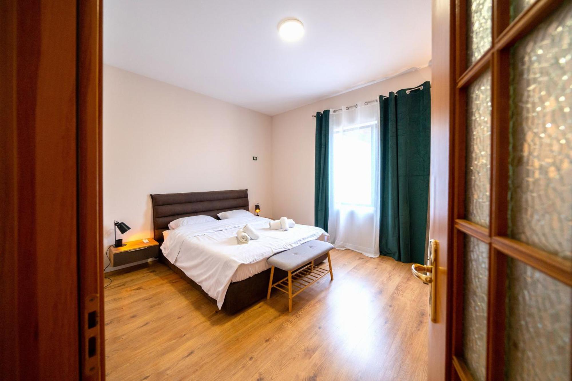 Colorful Comfy Condo Central Tirana Esterno foto