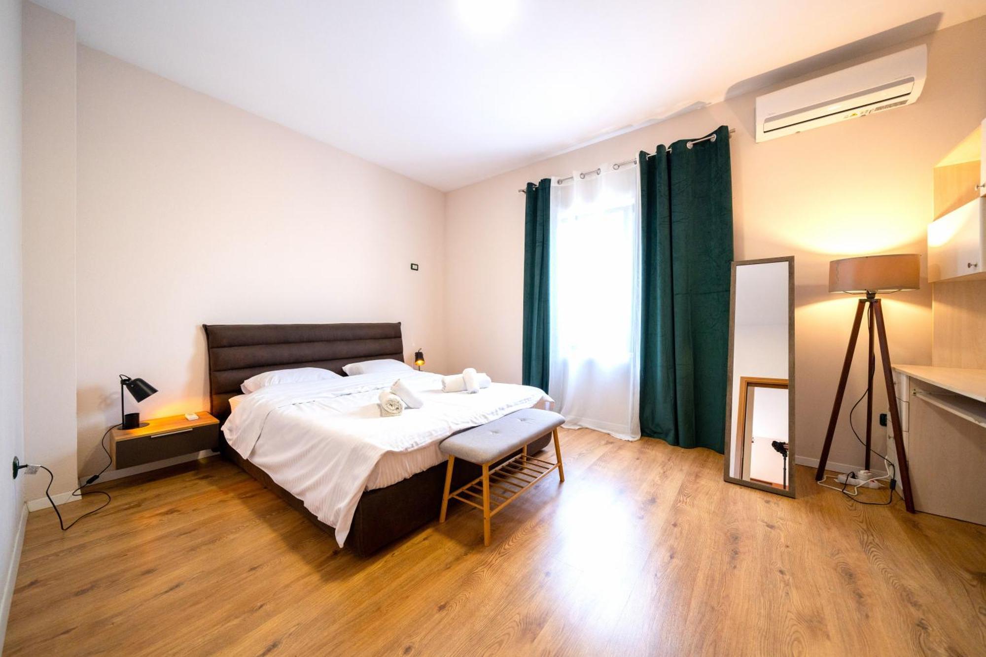 Colorful Comfy Condo Central Tirana Esterno foto