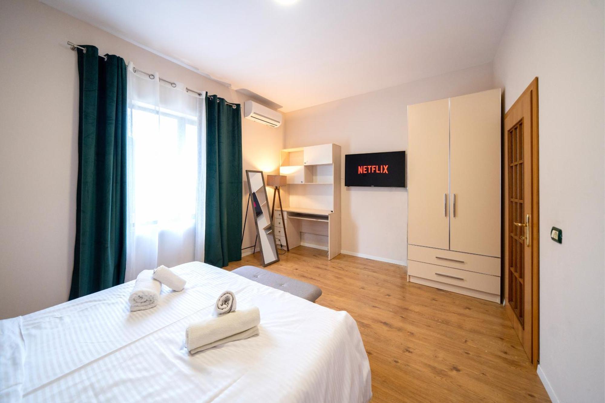 Colorful Comfy Condo Central Tirana Esterno foto
