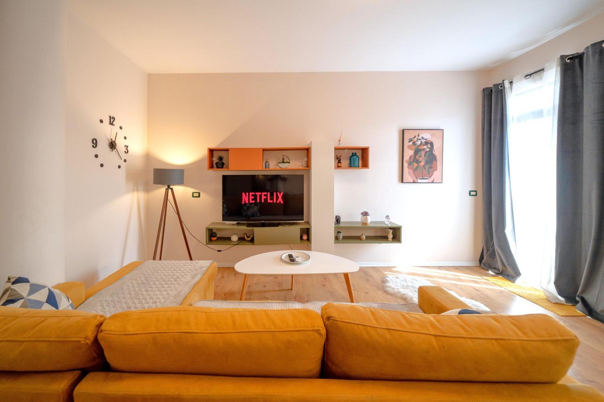 Colorful Comfy Condo Central Tirana Esterno foto