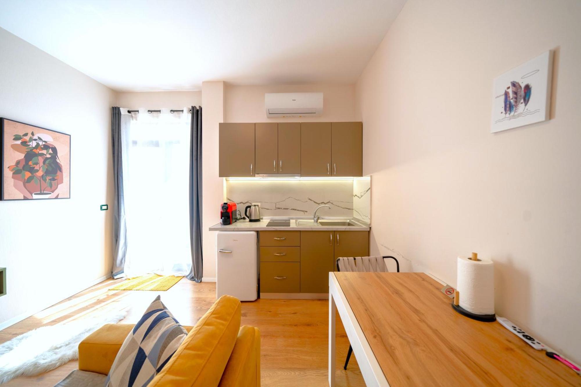 Colorful Comfy Condo Central Tirana Esterno foto