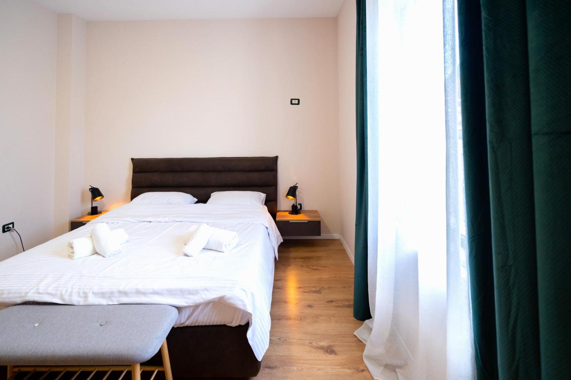 Colorful Comfy Condo Central Tirana Esterno foto