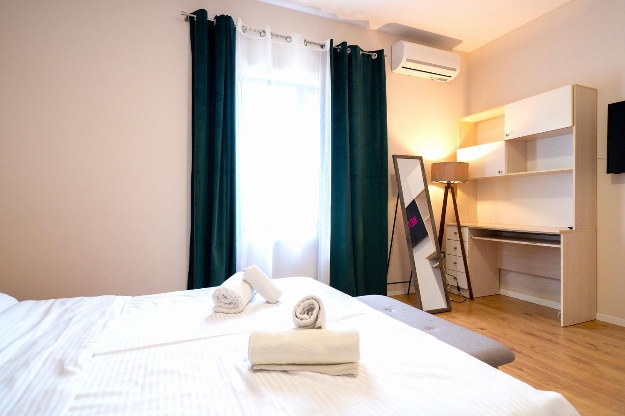 Colorful Comfy Condo Central Tirana Esterno foto